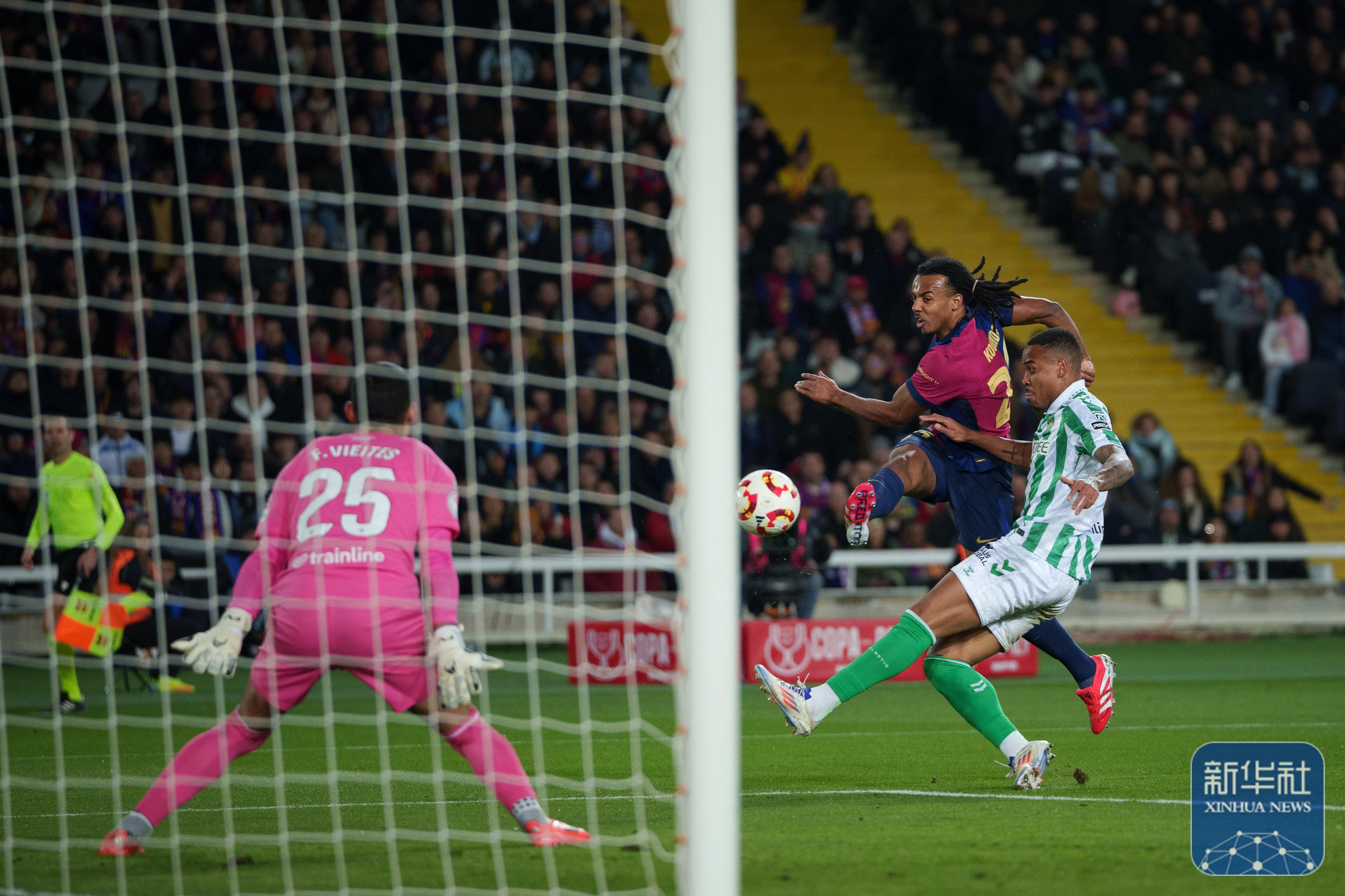 爱游戏体育-德布劳内重返赛场,败北首场状态出色,西班牙队观众沸腾!-爱游戏体育